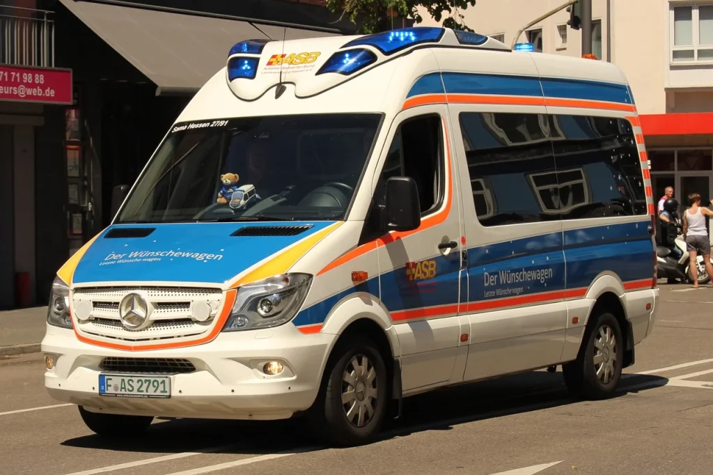 rescue-service-4975221_1280