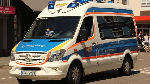 rescue-service-4975221_1280
